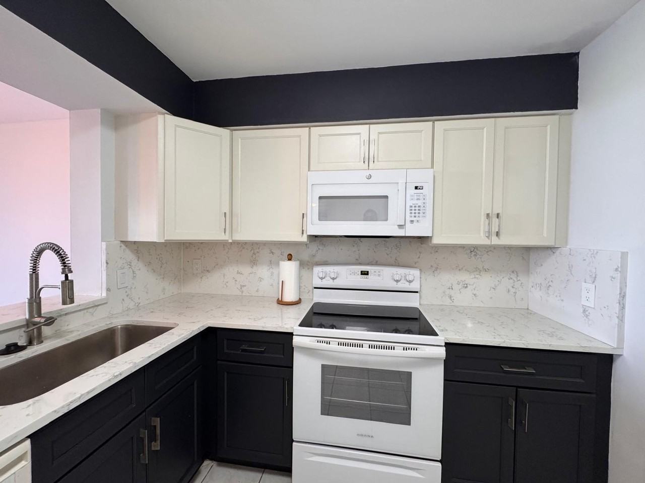 4570 Nw 18th Ave #605 - Photo 6 of 38