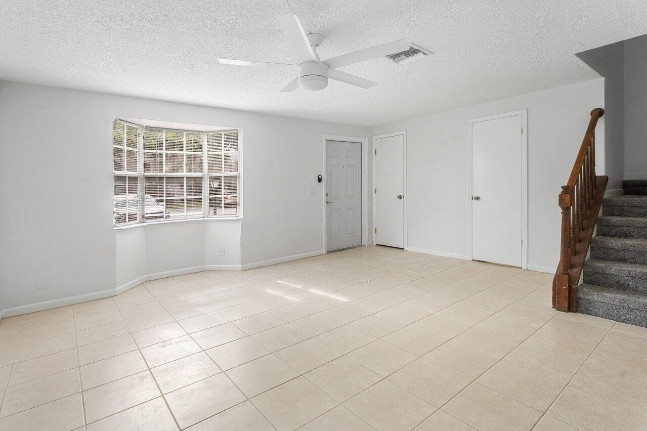 304 Georgian Park Dr - Photo 3 of 33
