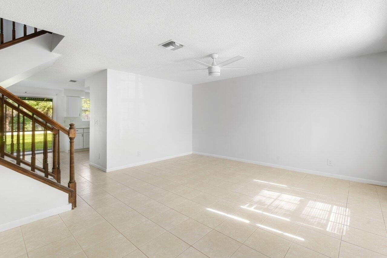 304 Georgian Park Dr - Photo 5 of 33