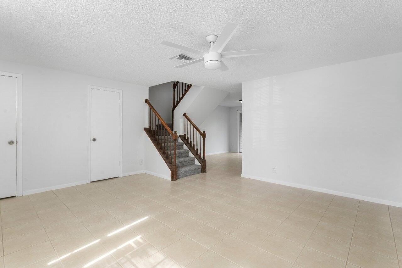 304 Georgian Park Dr - Photo 7 of 33