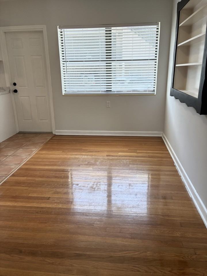 130 S Lakeside Dr #1 - Photo 3 of 11