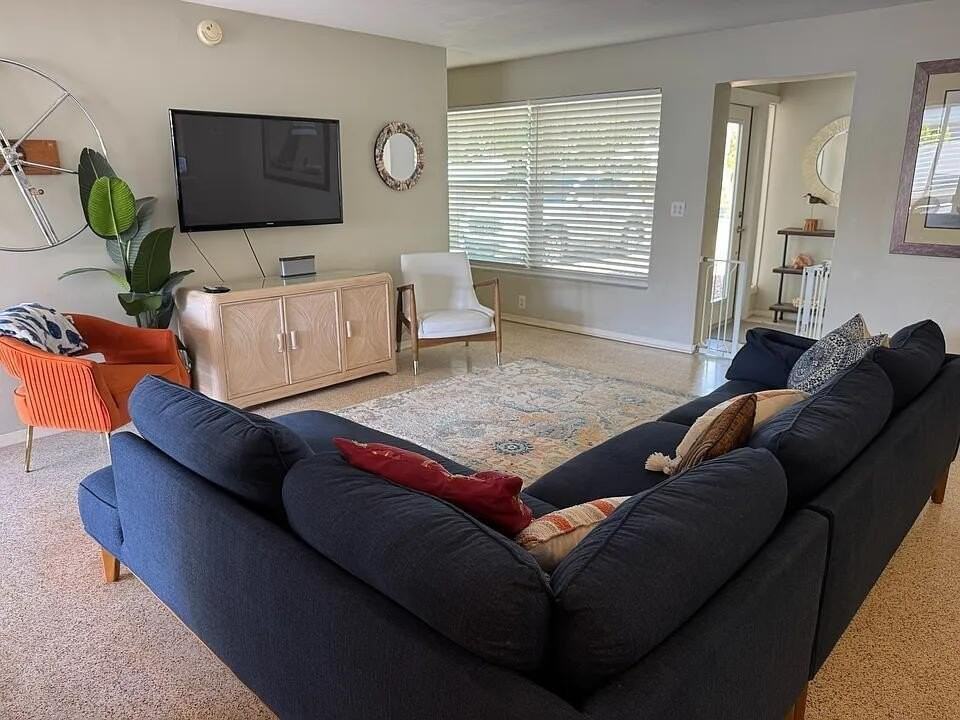 1511 Seabrook Rd - Photo 3 of 15