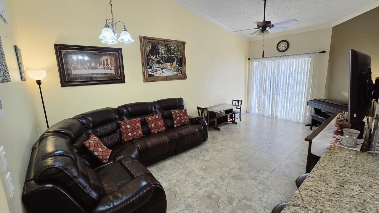616 Nw 47th St - Photo 4 of 25
