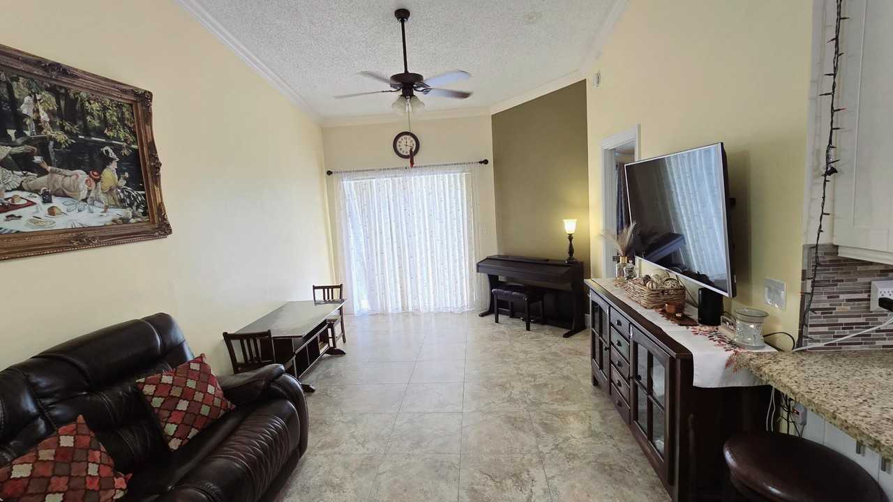 616 Nw 47th St - Photo 7 of 25