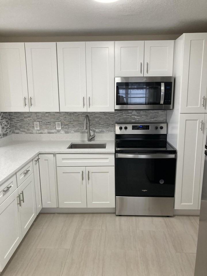 1648 Ne 31st Ct - Photo 3 of 17