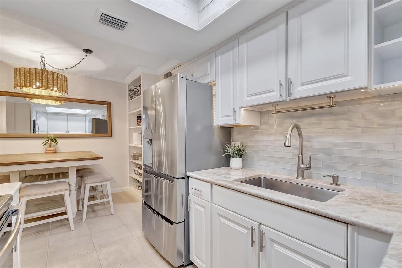 1700 S Ocean Blvd #4 - Photo 7 of 30