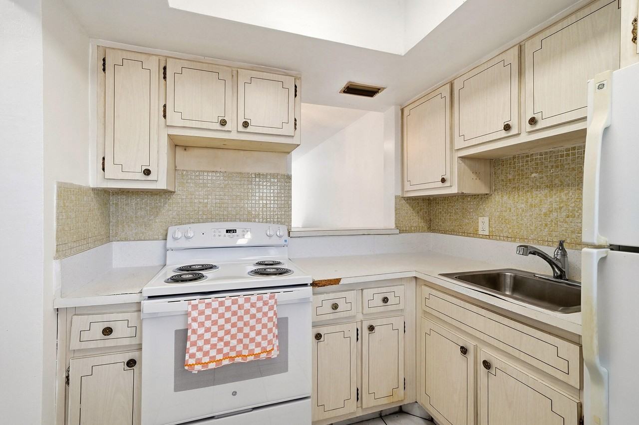1333 E Hallandale Beach Blvd #335 - Photo 4 of 27