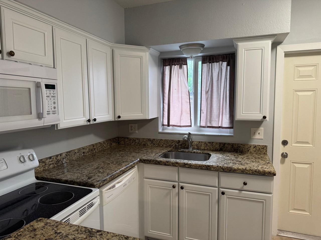 5431 Ne 22nd Ter - Photo 4 of 8