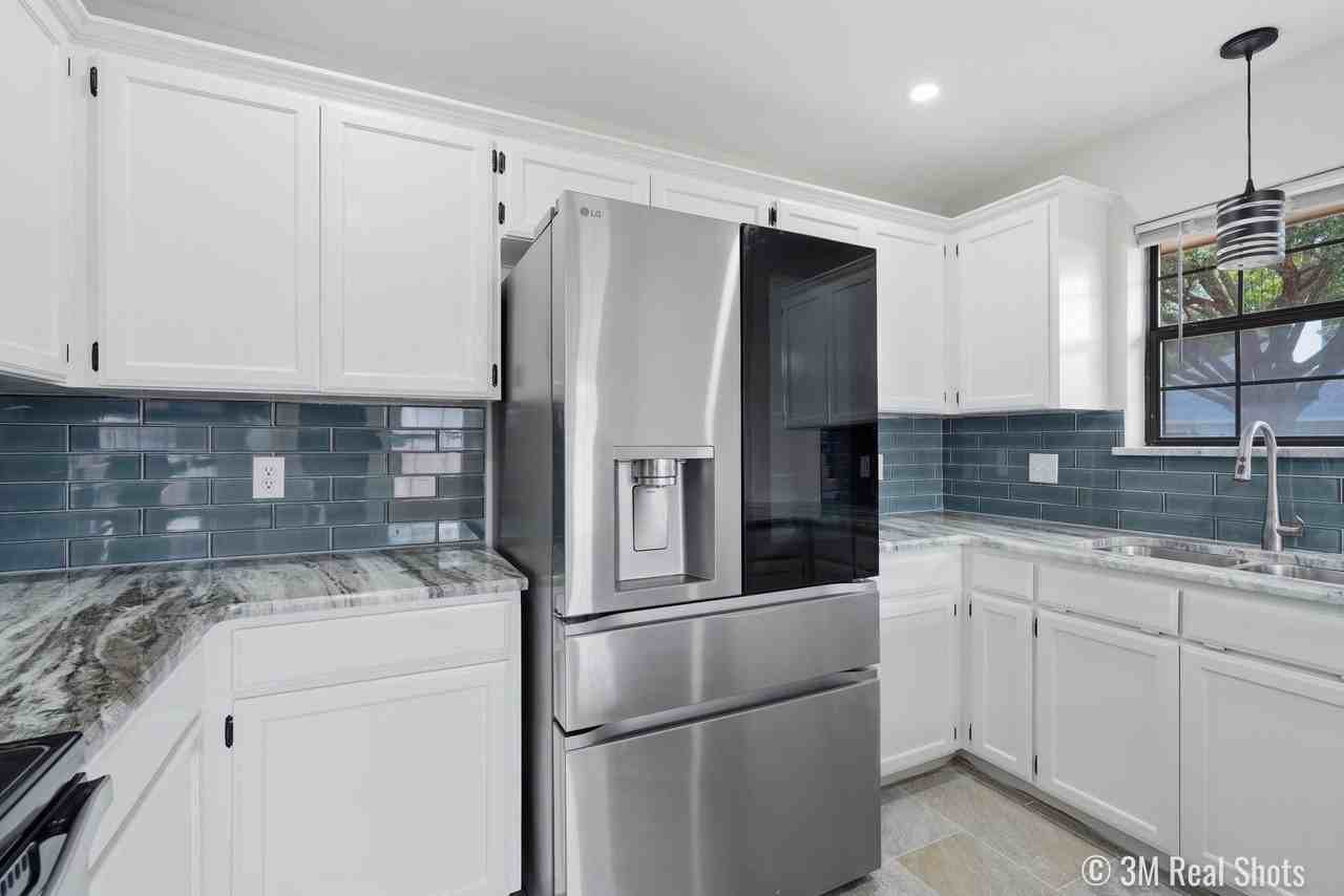5854 Hickorywood Dr - Photo 6 of 21
