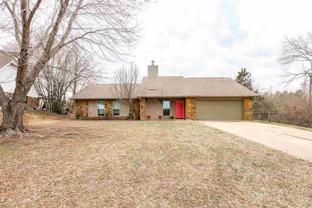219 E Rogers Dr - Photo 1 of 1