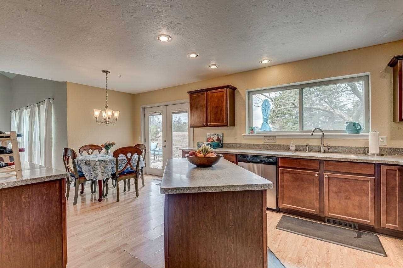 219 E Rogers Dr - Photo 6 of 23
