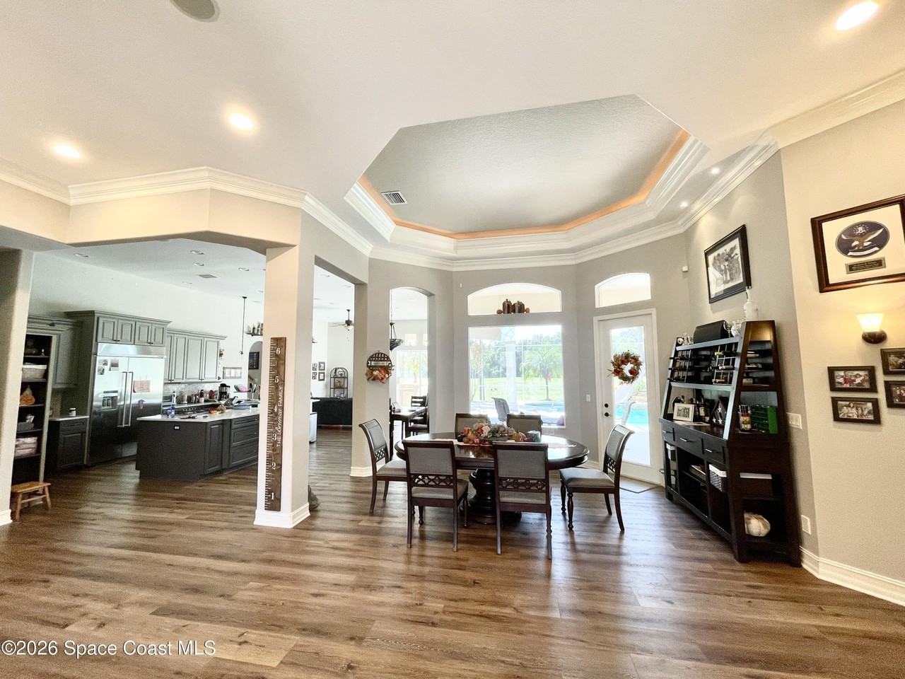 1479 Southpointe Ct - Photo 2 of 15