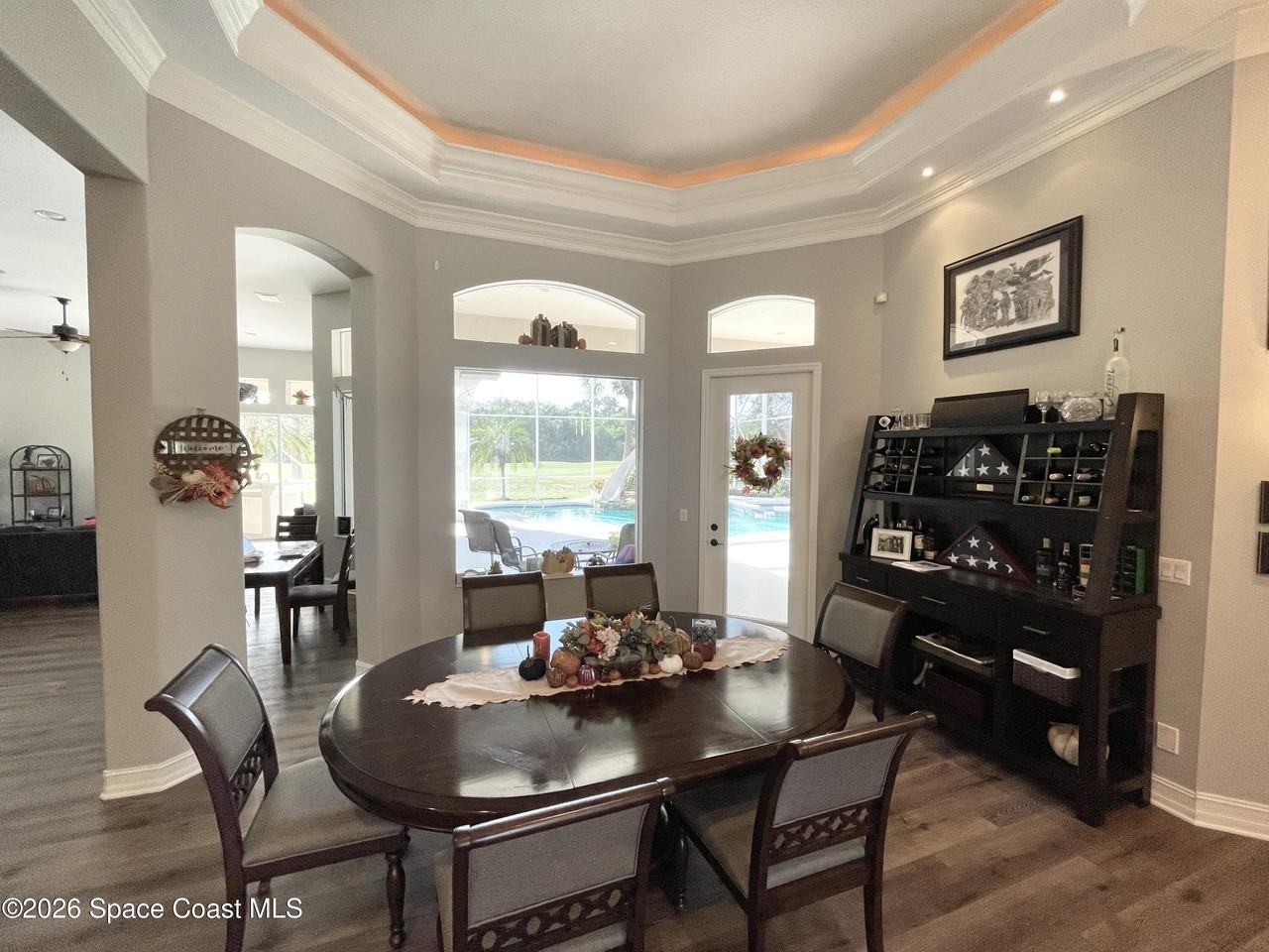 1479 Southpointe Ct - Photo 5 of 15