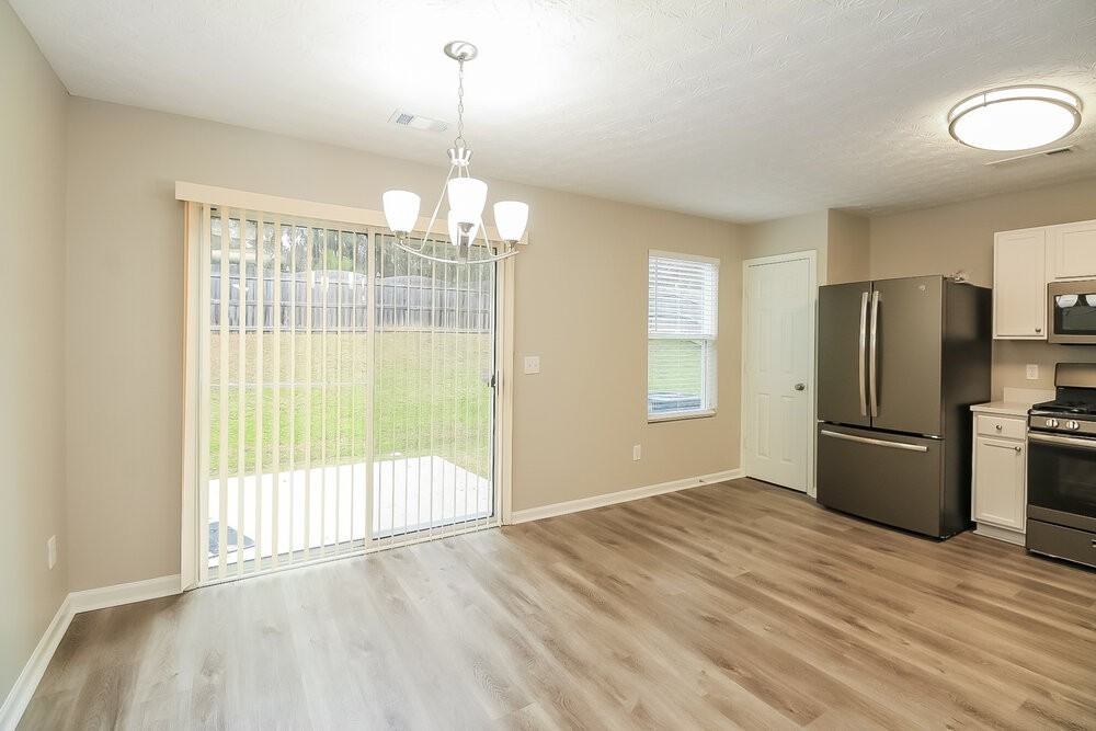 5616 Sable Way - Photo 6 of 15