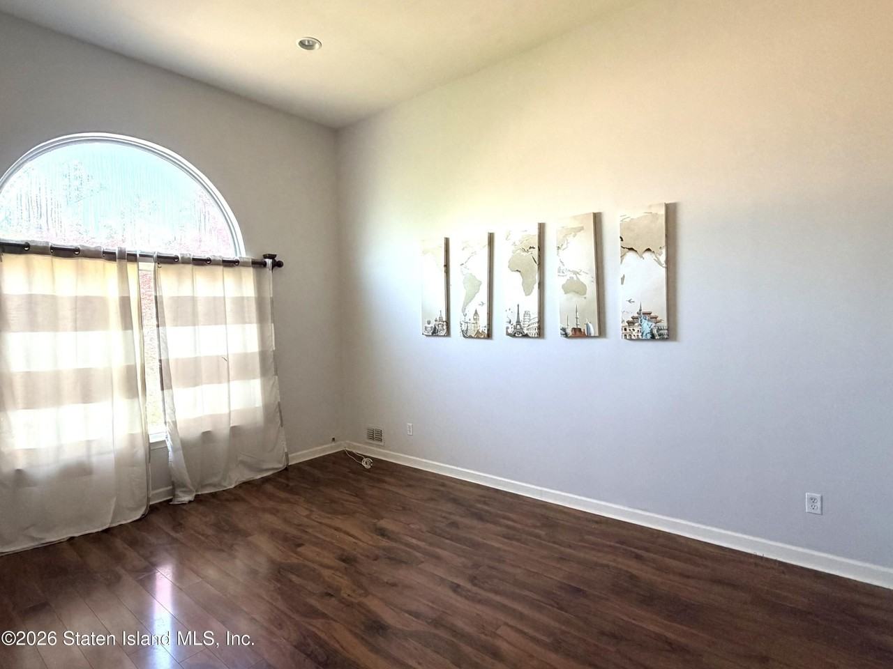 149 Wirt Ave - Photo 2 of 21