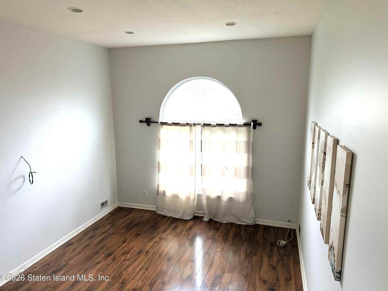 149 Wirt Ave - Photo 3 of 21