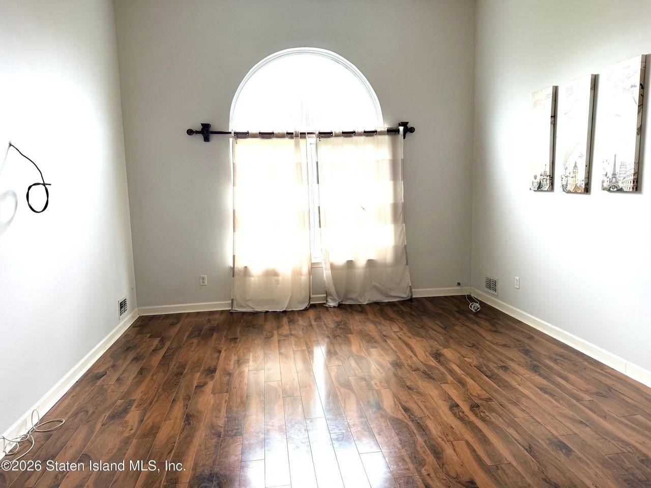 149 Wirt Ave - Photo 4 of 21
