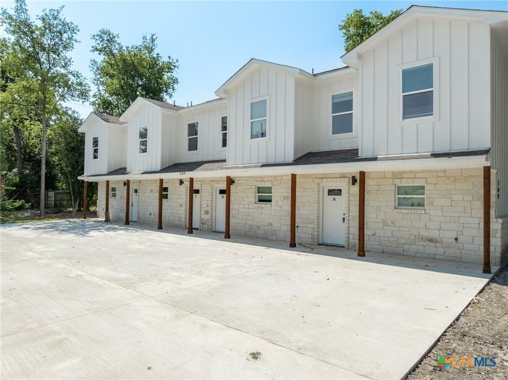 209 S 18th St #C - Photo 2 of 20
