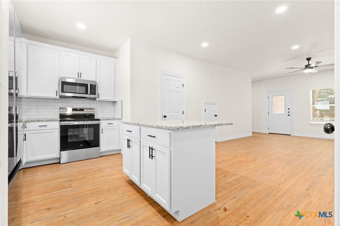 209 S 18th St #C - Photo 3 of 20