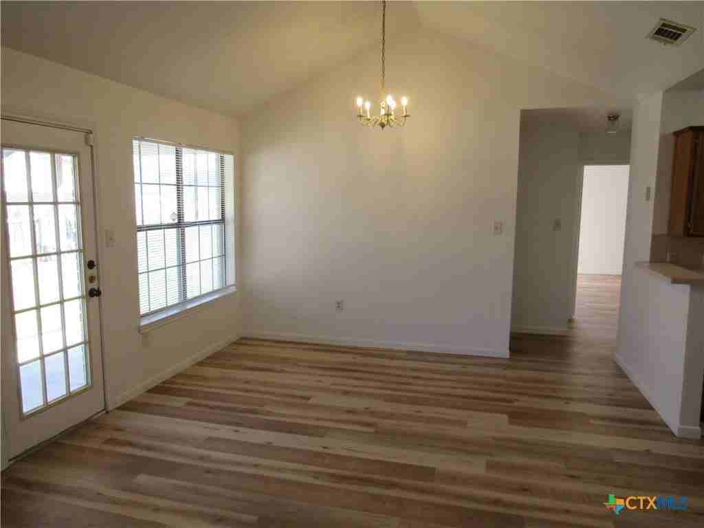 3004 Honeysuckle Cir #A - Photo 5 of 19