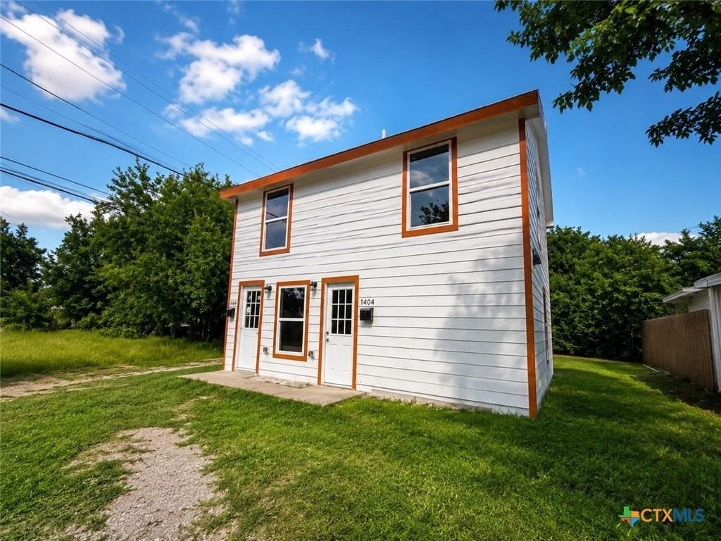 1404 W Ave E - B - Photo 3 of 11