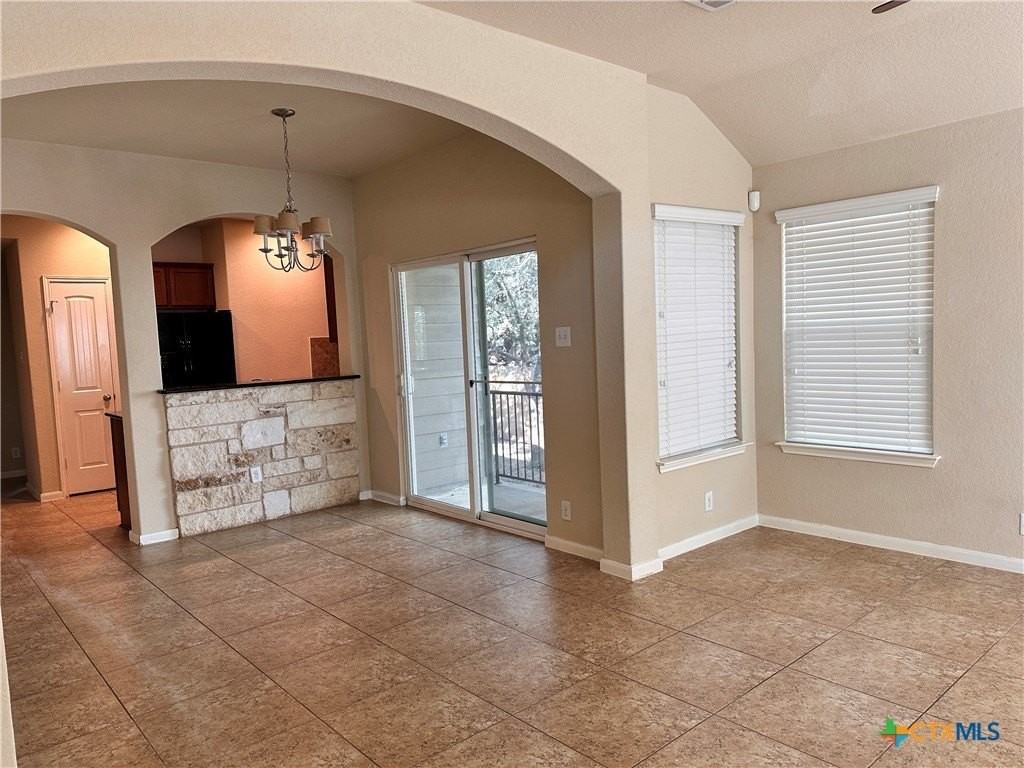 2020 Meadow View Dr - Photo 3 of 15