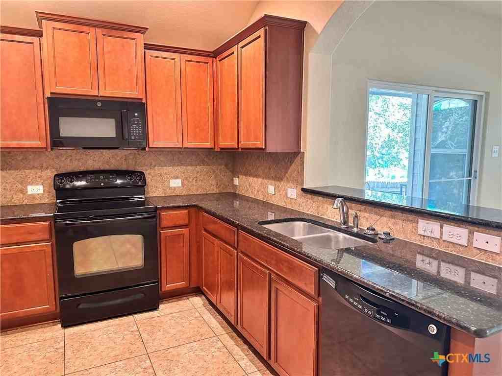 2020 Meadow View Dr - Photo 4 of 15