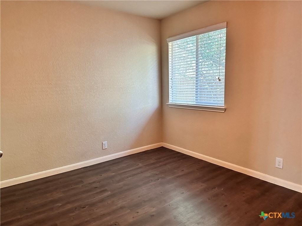 2020 Meadow View Dr - Photo 6 of 15