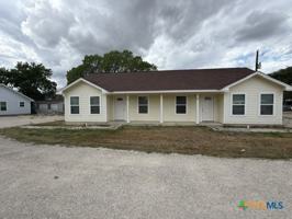 featured image of 661 W Austin St #Q