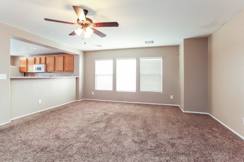 6221 Mercer Valley St - Photo 3 of 16