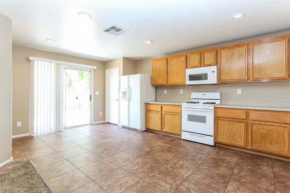 6221 Mercer Valley St - Photo 4 of 16