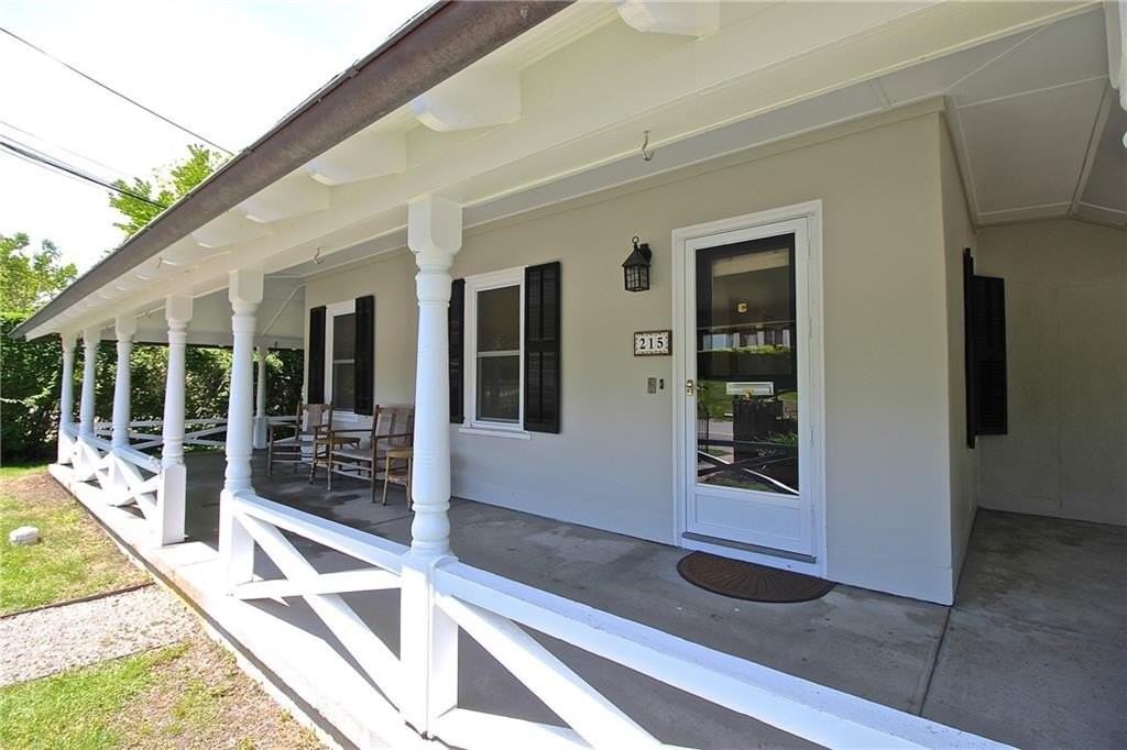 215 Coggeshall Ave - Photo 4 of 50