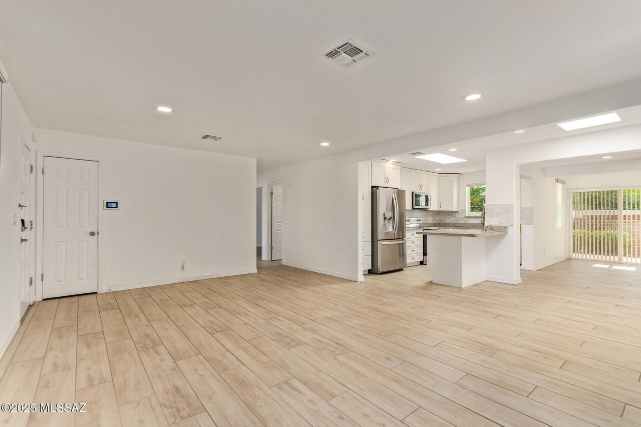 434 S Vista Del Rio - Photo 5 of 50