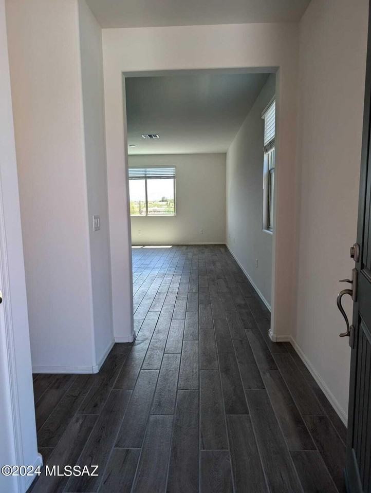 2195 W Desert Topaz Way - Photo 4 of 23