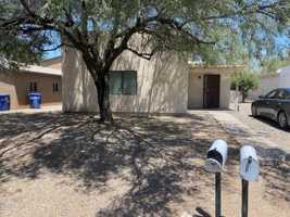 featured image of 1415 E Elm St #1
