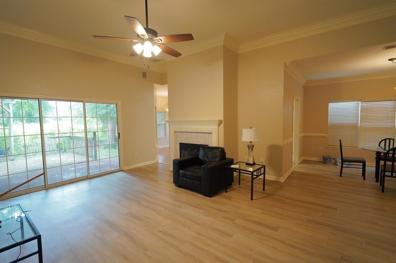 5370 Appledore Ln - Photo 3 of 36
