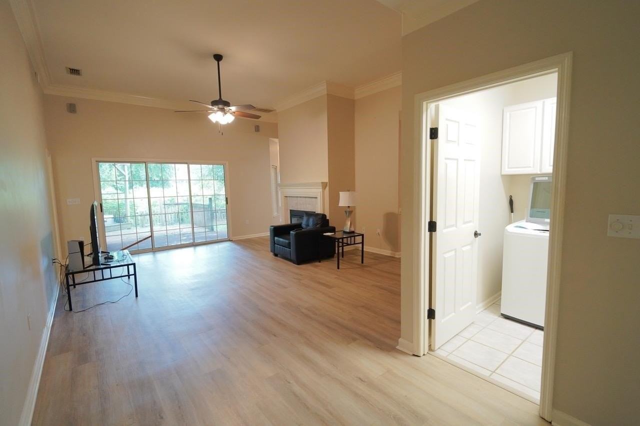 5370 Appledore Ln - Photo 4 of 36