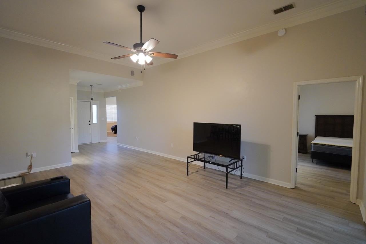 5370 Appledore Ln - Photo 5 of 36