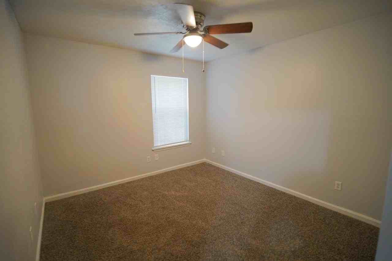 2446 Talco Hills Dr - Photo 6 of 26
