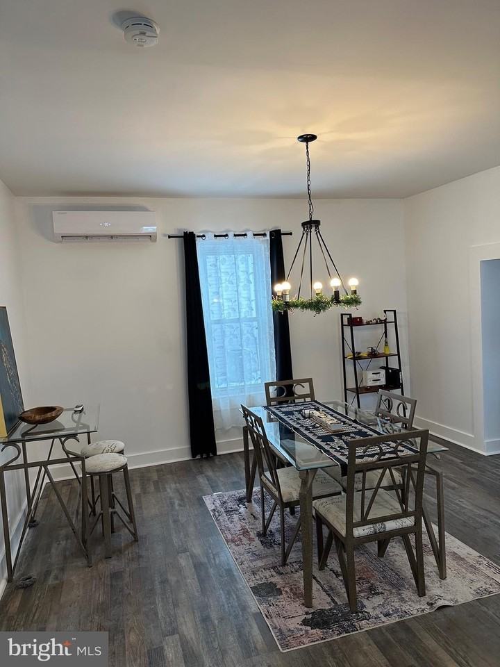 402 N 2nd St - Photo 2 of 11