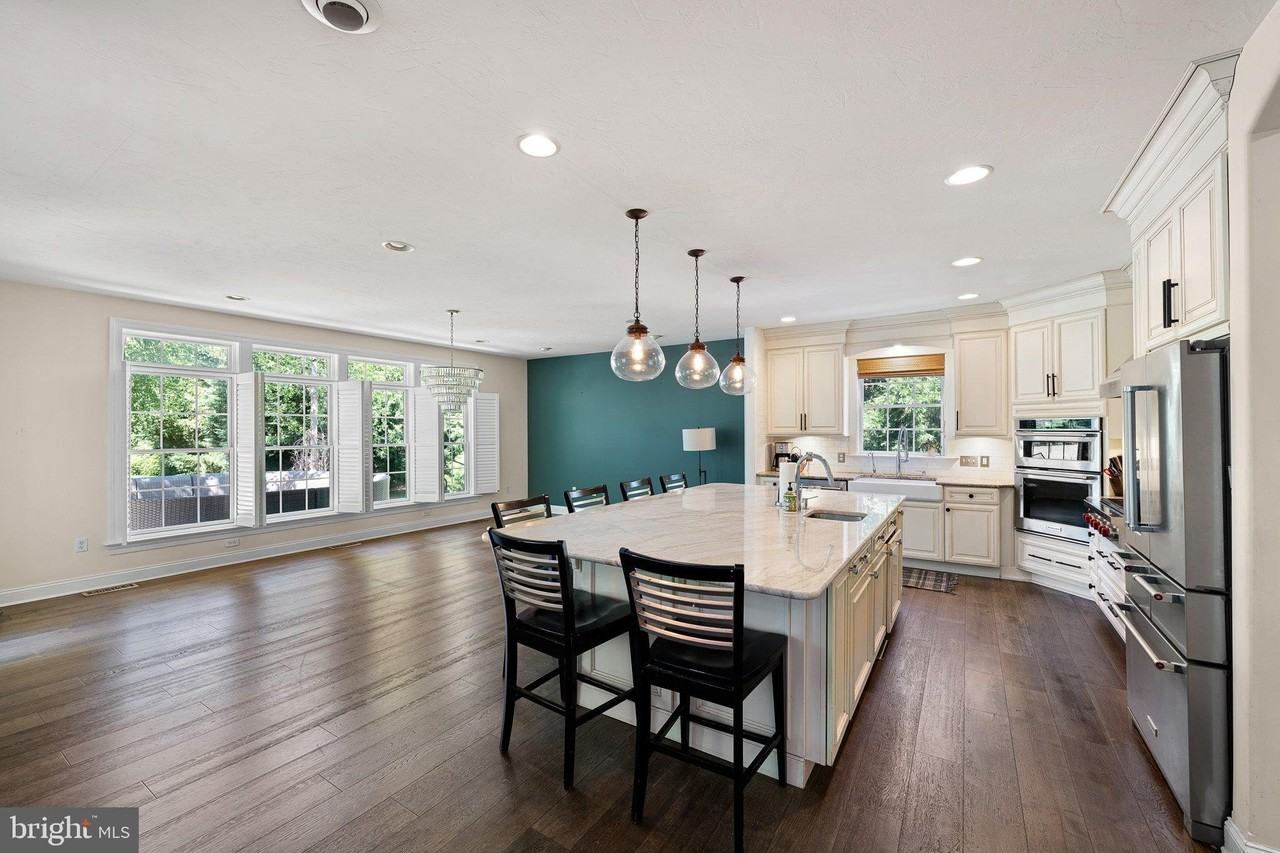 16346 Snook Ct - Photo 2 of 20