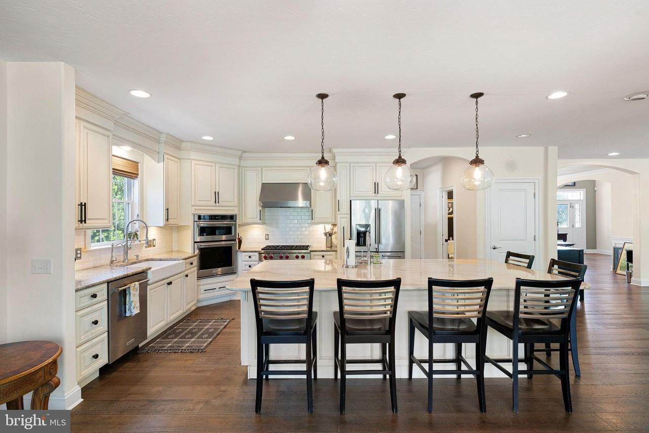 16346 Snook Ct - Photo 3 of 20