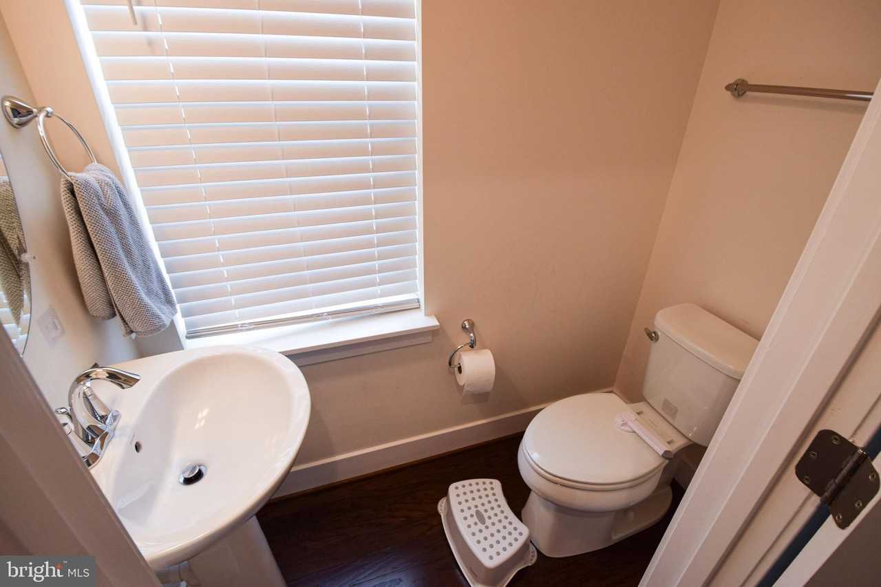 1438 Honey Locust Dr - Photo 5 of 21