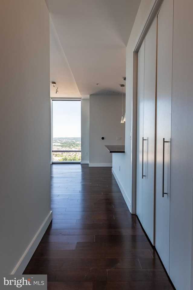 414 Light St #4304 - Photo 4 of 39