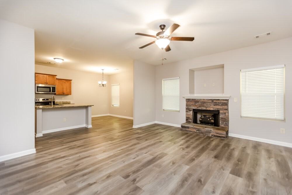 137 Bethany Manor Dr - Photo 4 of 17