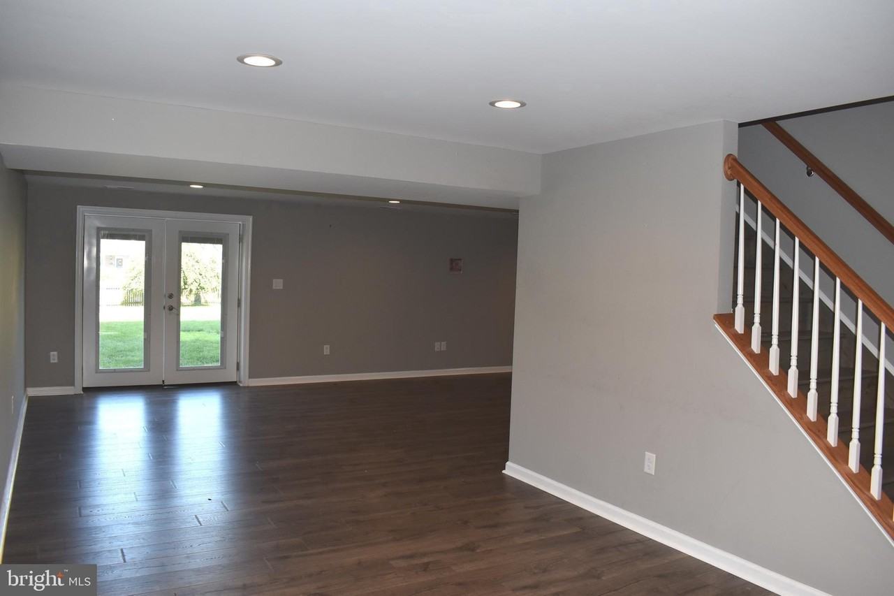 2174 E Greenleaf Dr - Photo 6 of 29