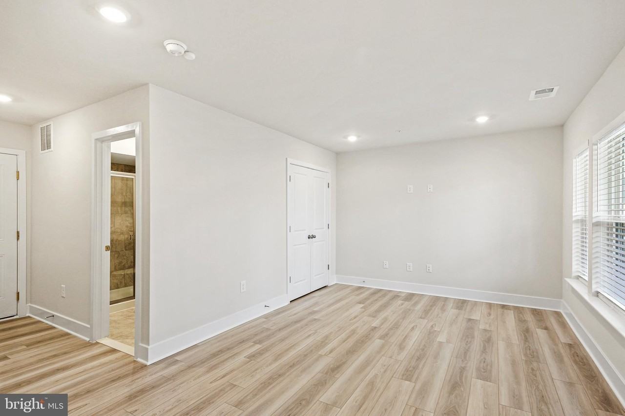 11407 Starlight Pl - Photo 4 of 32