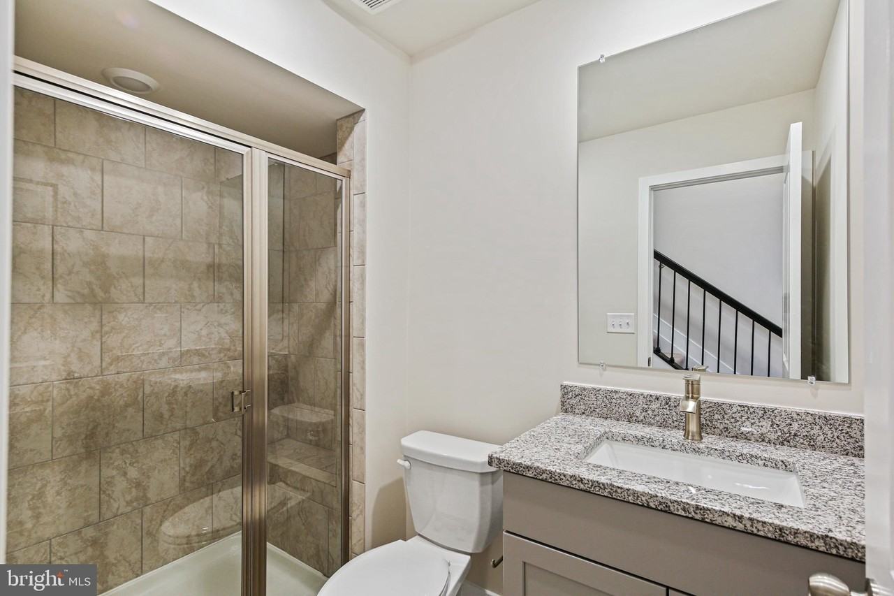 11407 Starlight Pl - Photo 7 of 32