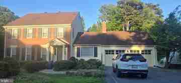 featured image of 10905 Bolton Dr