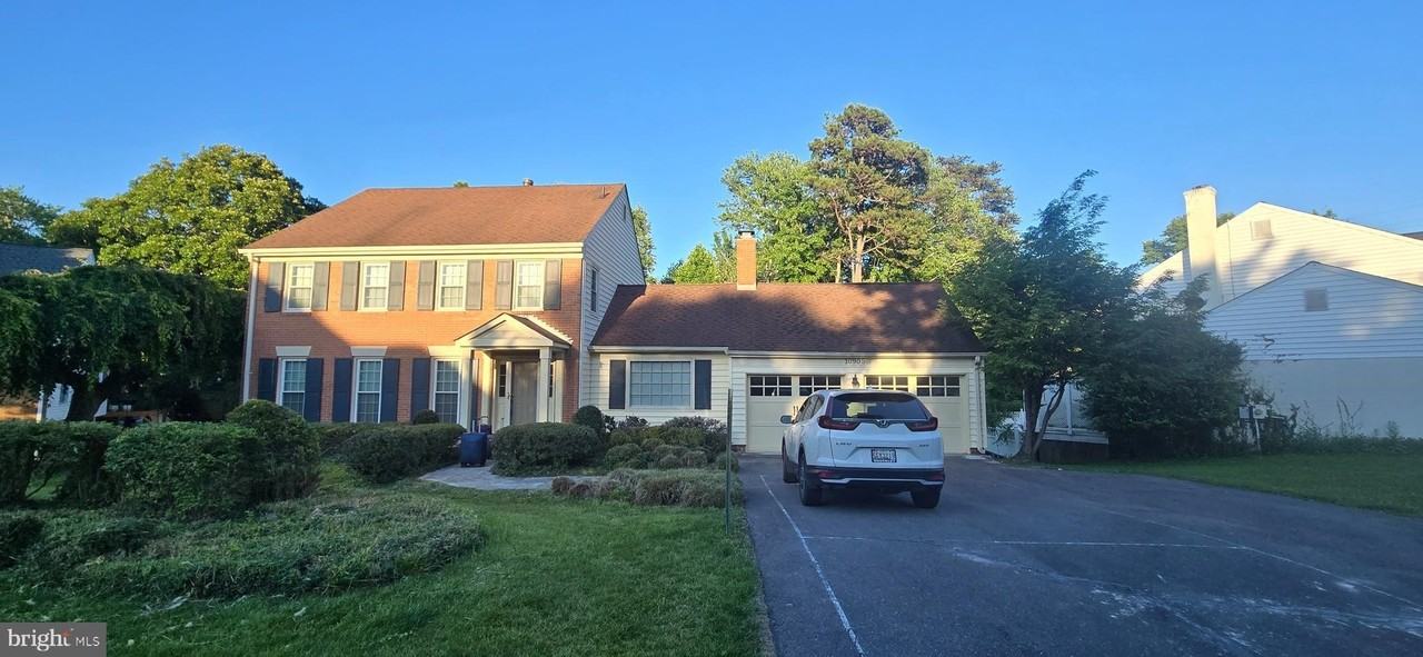 10905 Bolton Dr - Photo 2 of 26